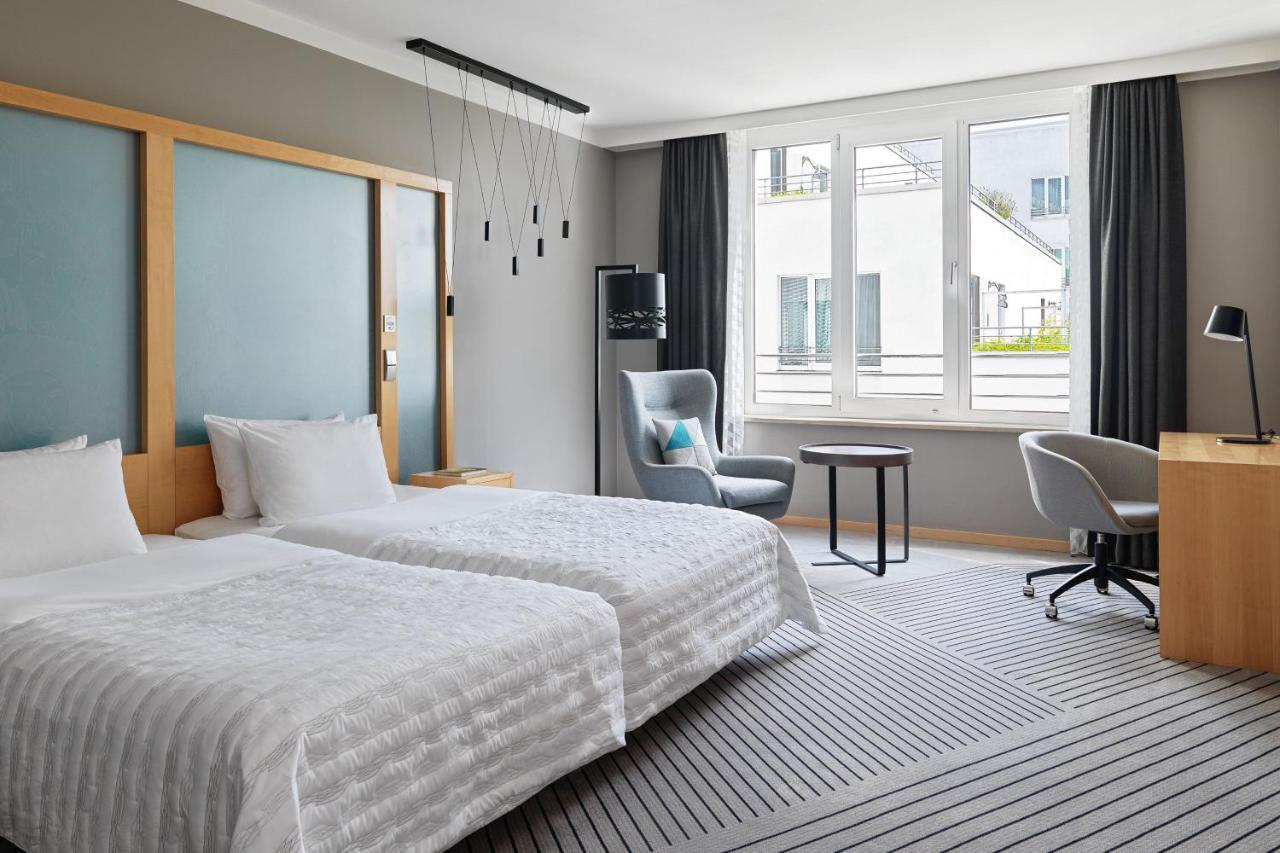 เลอ เมริเดียน ฮัมบวร์ค Hotel ฮัมบูร์ก ภายนอก รูปภาพ A room at the hotel